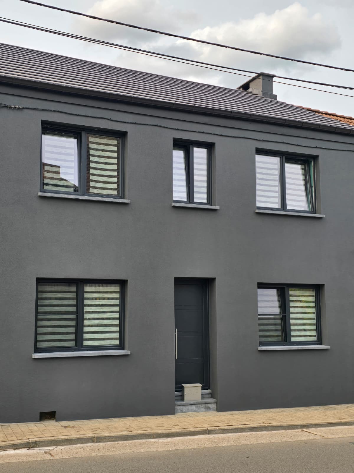 FENETRE NOIR MOUSTIQUAIRE