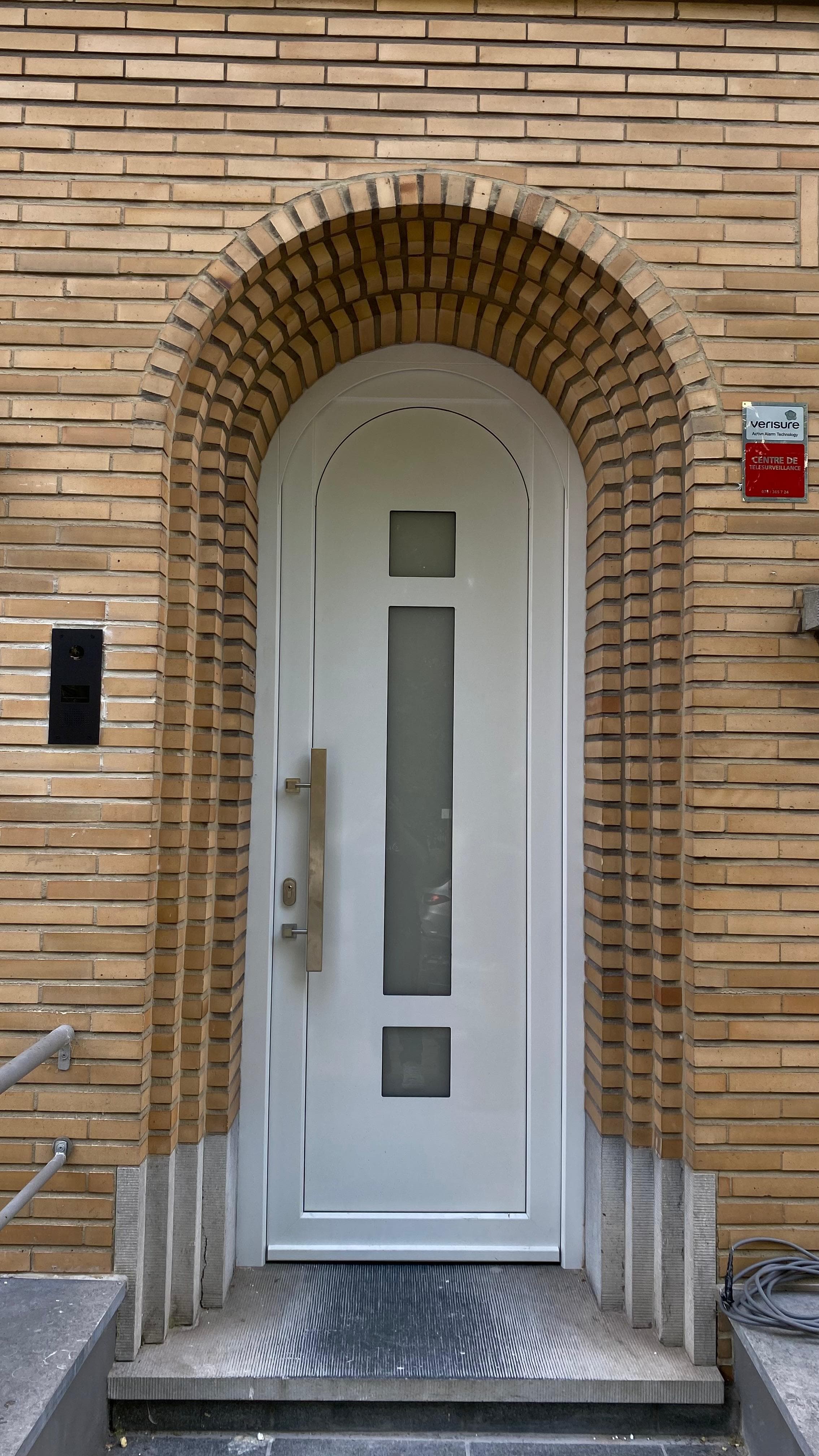 PORTE CINTRE UCLLE